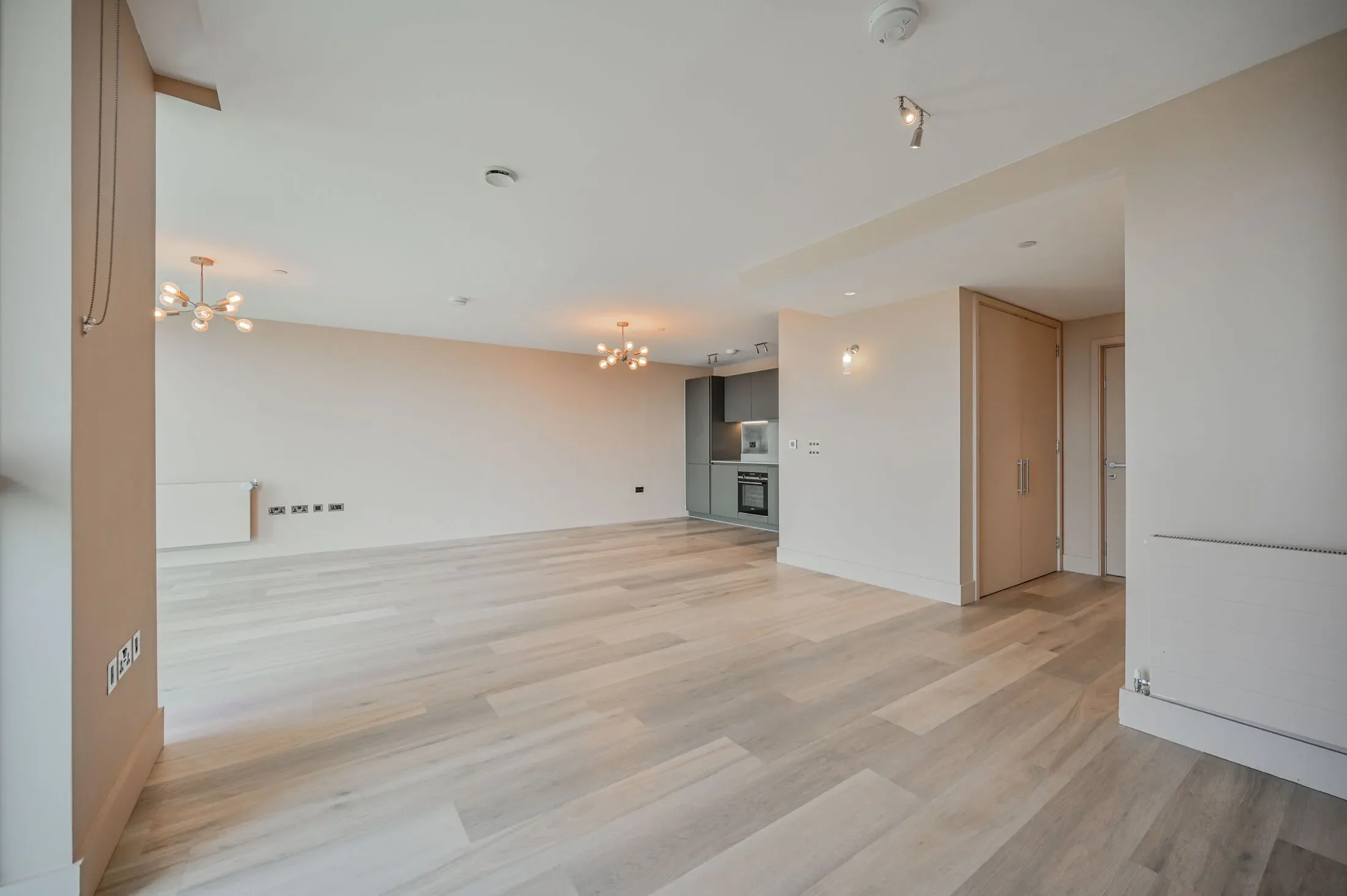 Flat Daneland Walk in Greater London