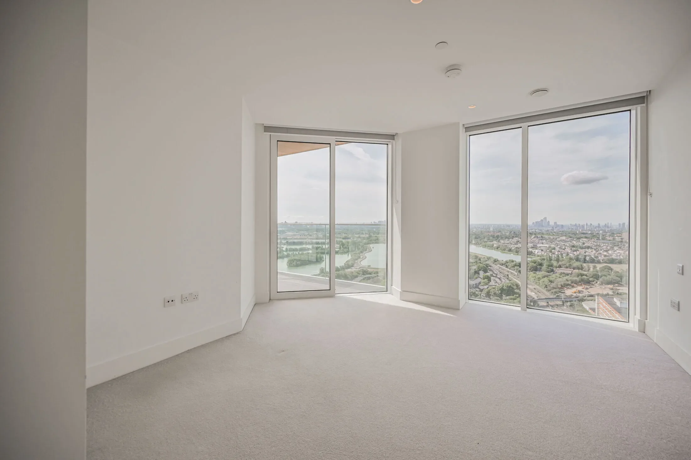 Flat Daneland Walk in Greater London
