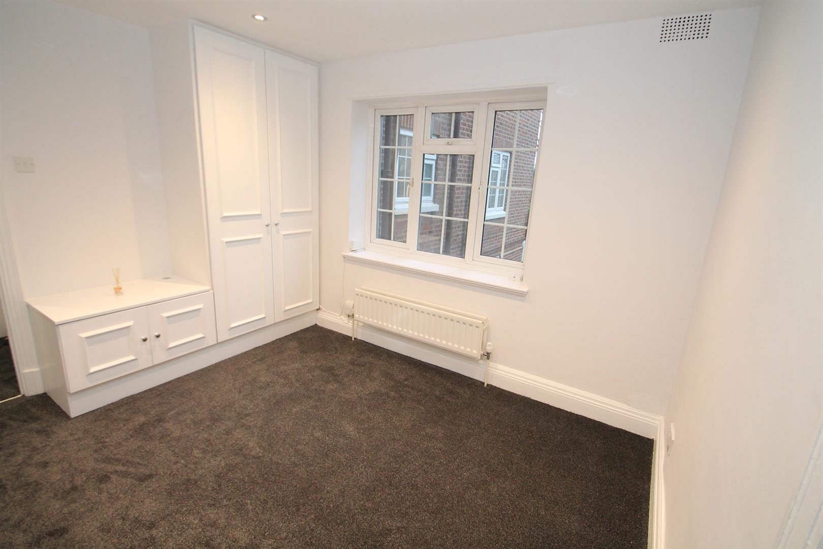 Flat Herga Court in Greater London