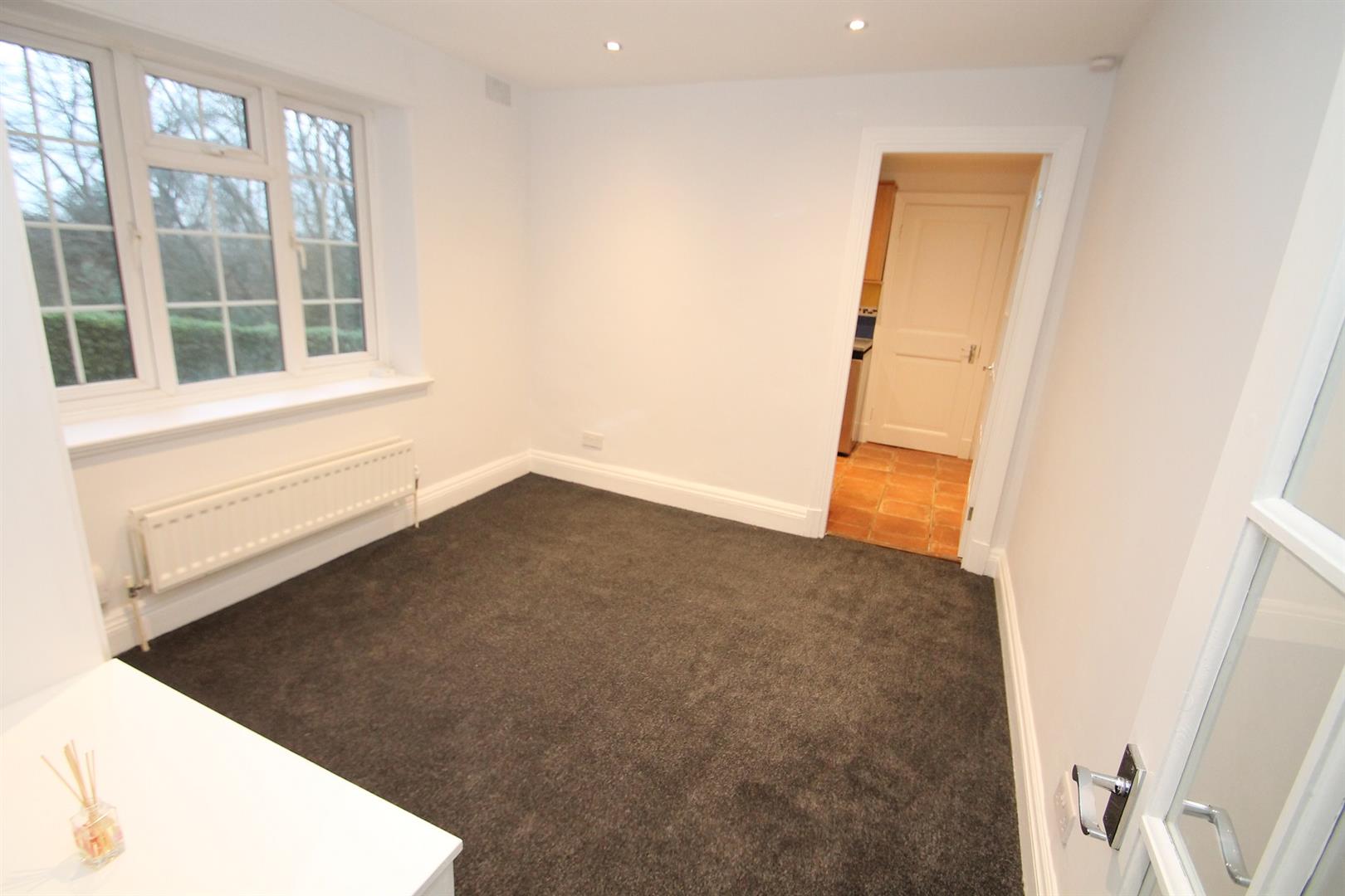 Flat Herga Court in Greater London