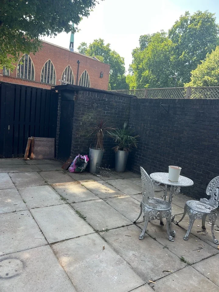 Flat Kennington Park Gardens in Greater London