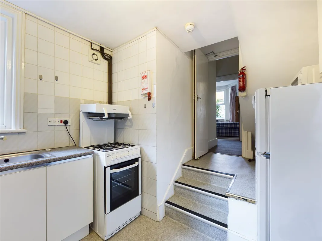 Flat Warleigh Road in Brighton