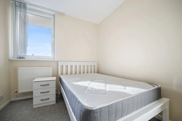 Flat Portland Grove in Greater London