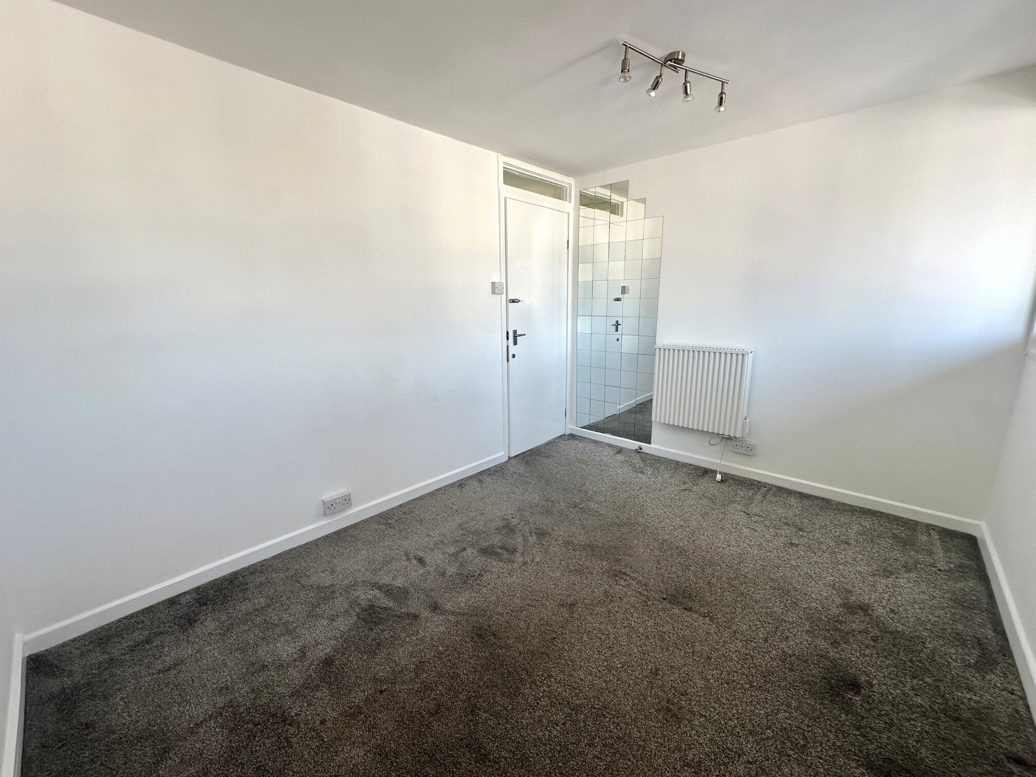Flat Mantle Close in Gosport