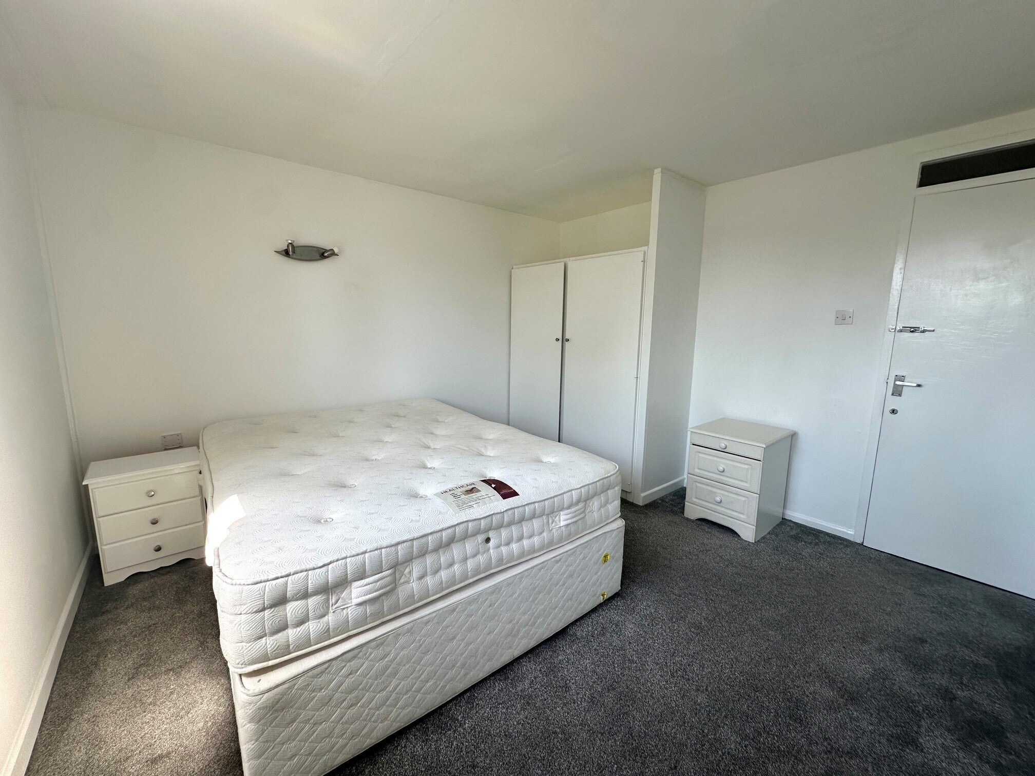 Flat Mantle Close in Gosport