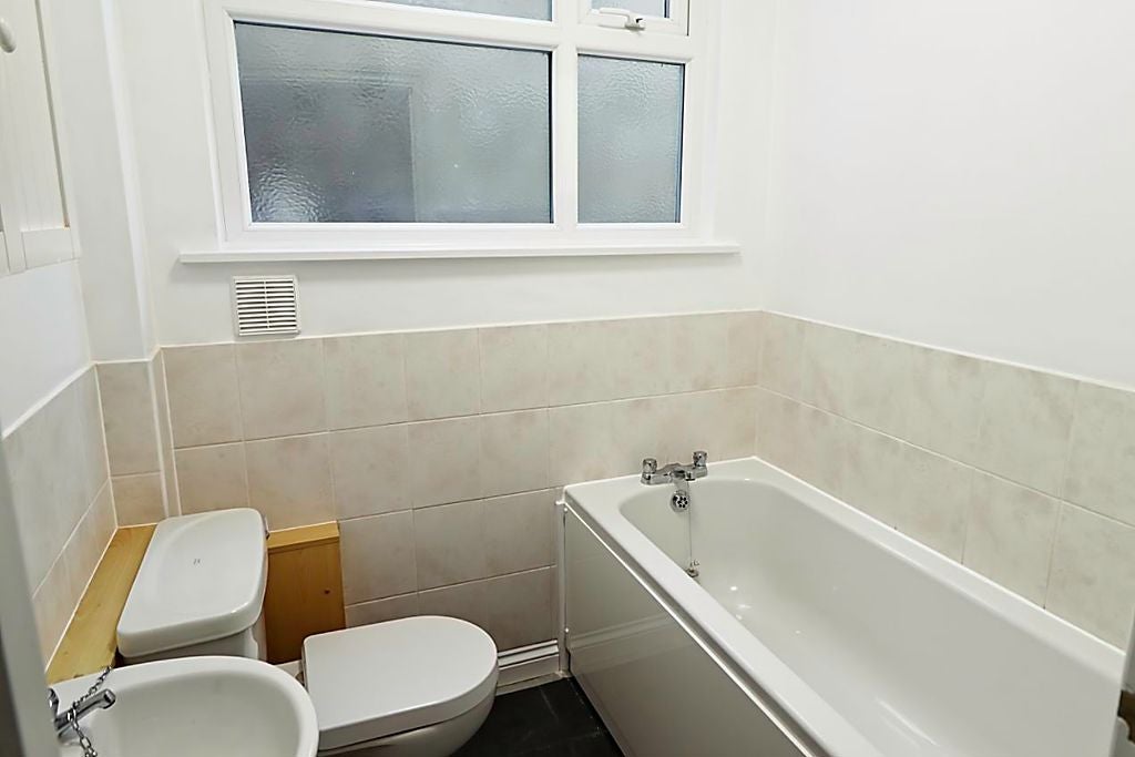 Flat Westborough Road in Southend-on-Sea