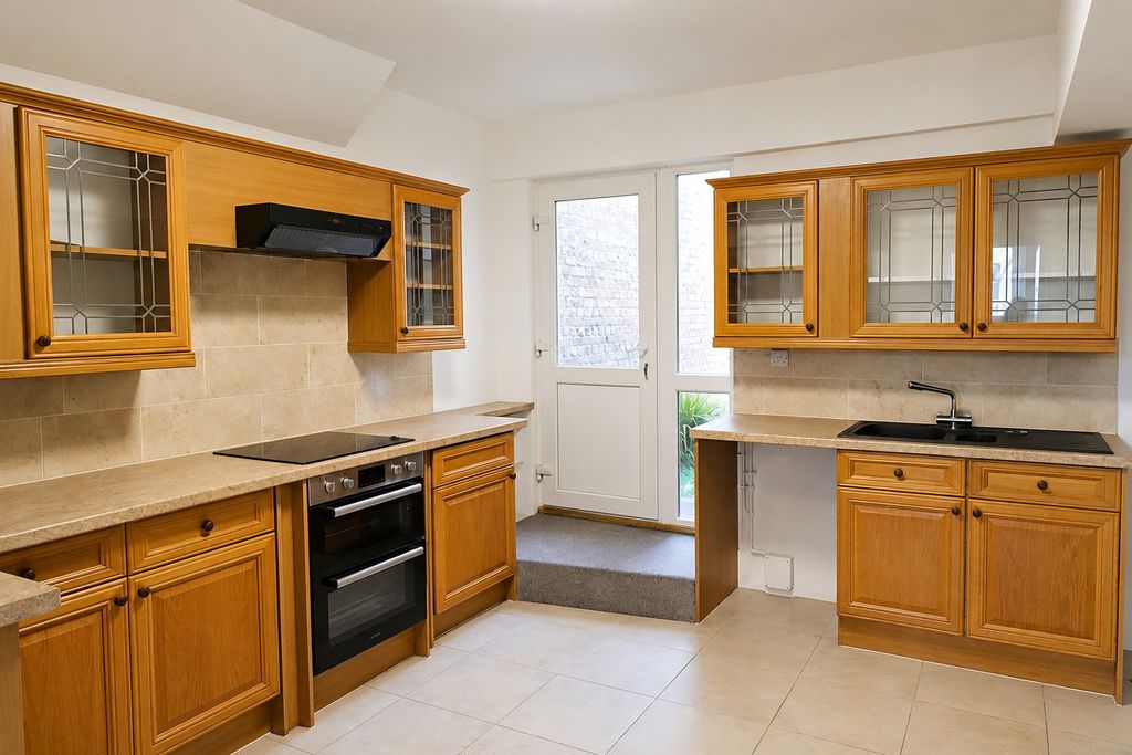 Flat Westborough Road in Southend-on-Sea