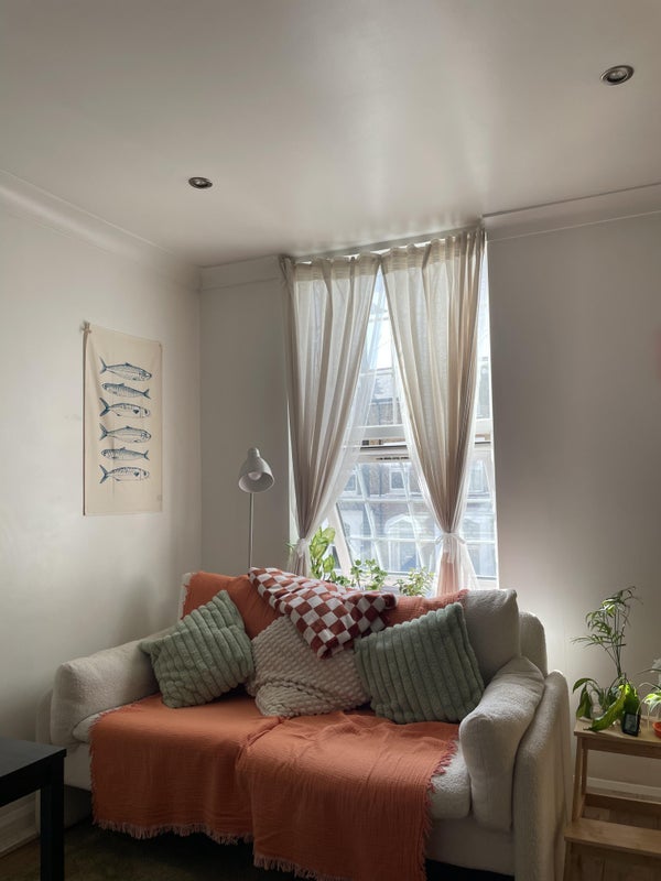 Room York Road in Greater London