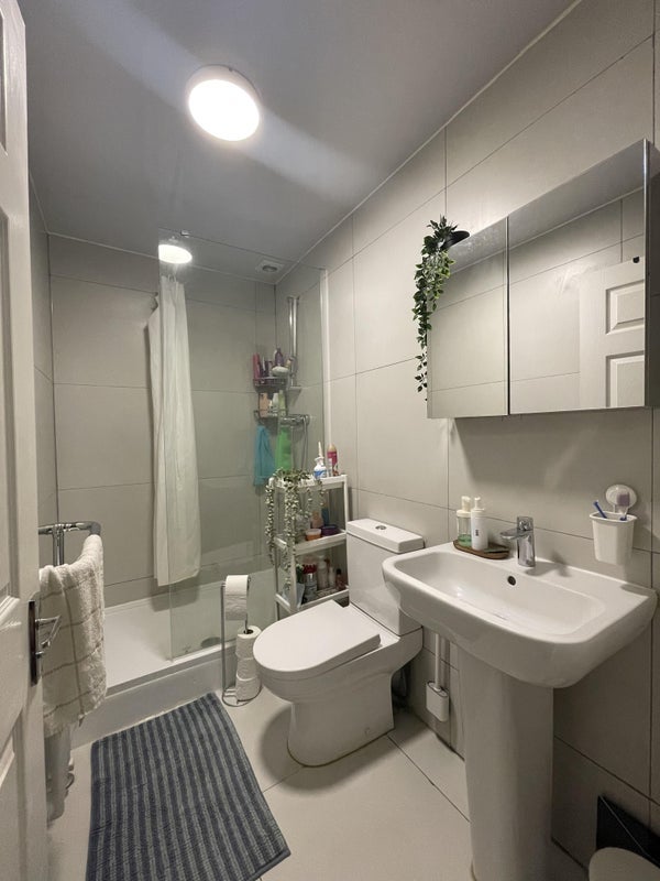 Room York Road in Greater London