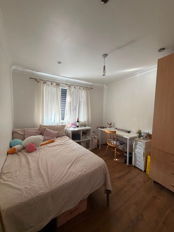 Room York Road in Greater London