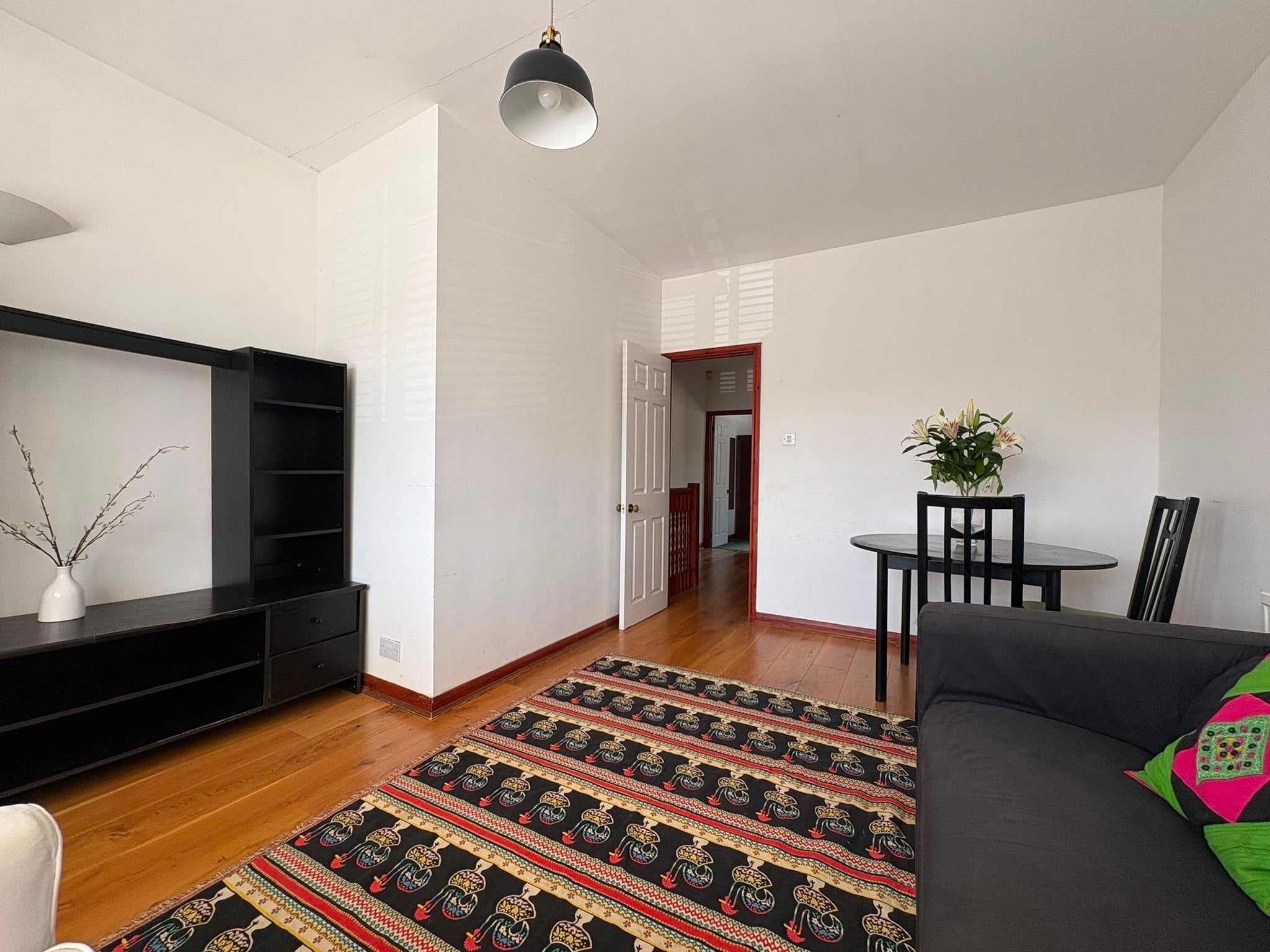Flat Burlington Road in Greater London