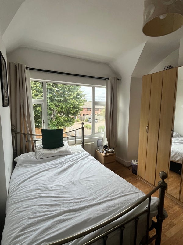 Room Macdonald Road in Greater London
