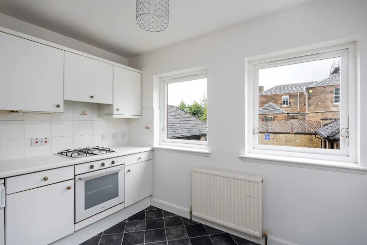 Flat Elgar Court in City of Edinburgh