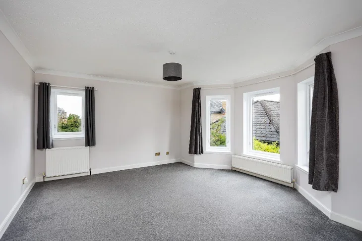 Flat Elgar Court in City of Edinburgh