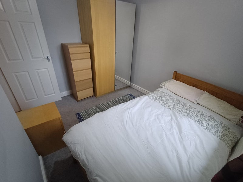 Room Westminster Avenue in Whitefield