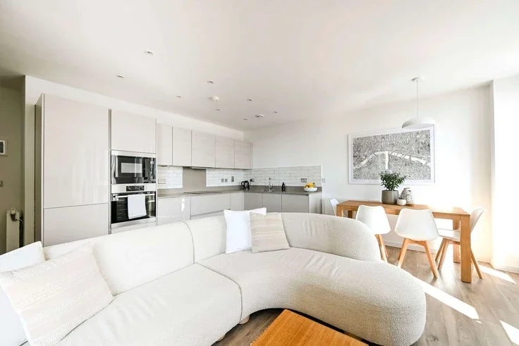 Flat Nellie Cressall Way in Greater London