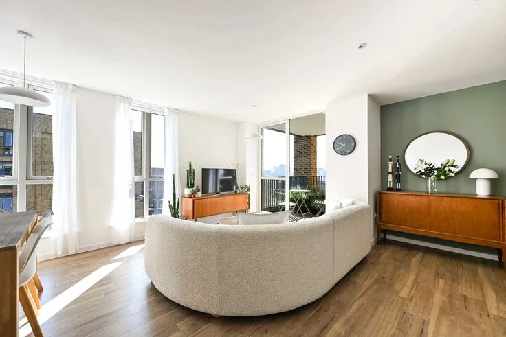 Flat Nellie Cressall Way in Greater London