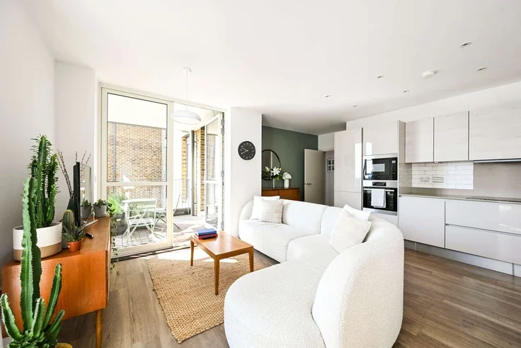 Flat Nellie Cressall Way in Greater London
