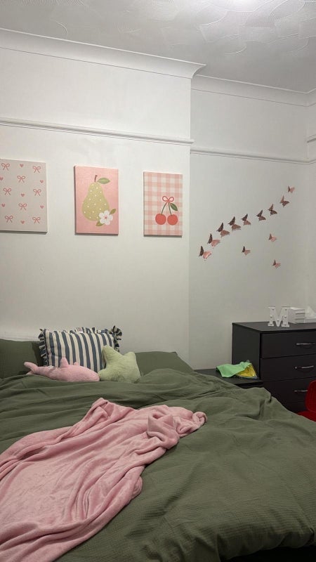 Room Miskin Street in Cardiff