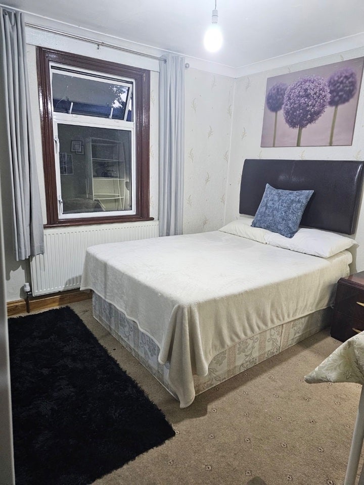 Room Colville Road in Greater London