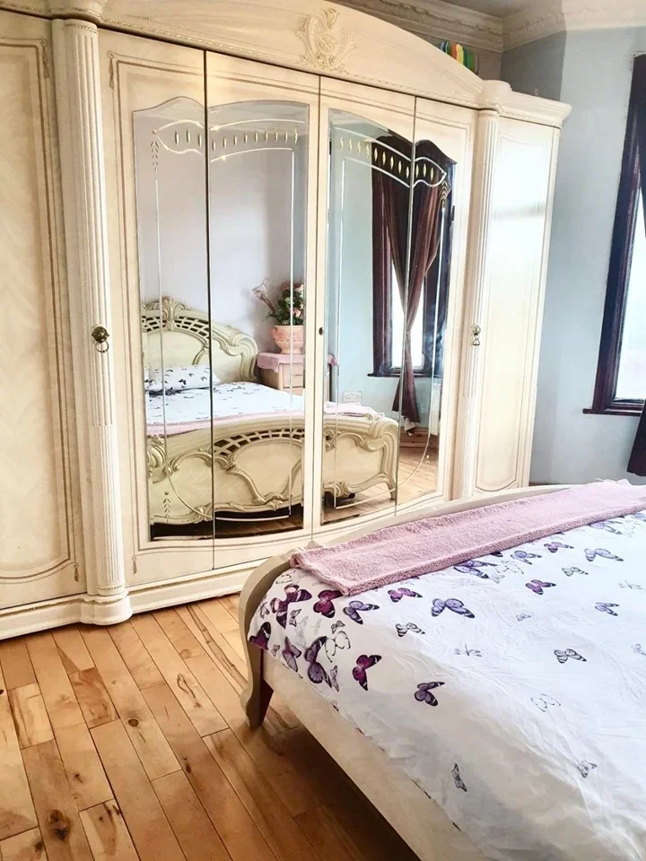 Room Colville Road in Greater London