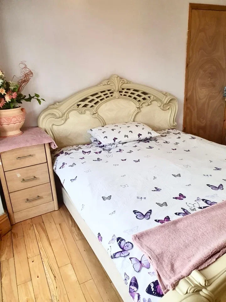 Room Colville Road in Greater London