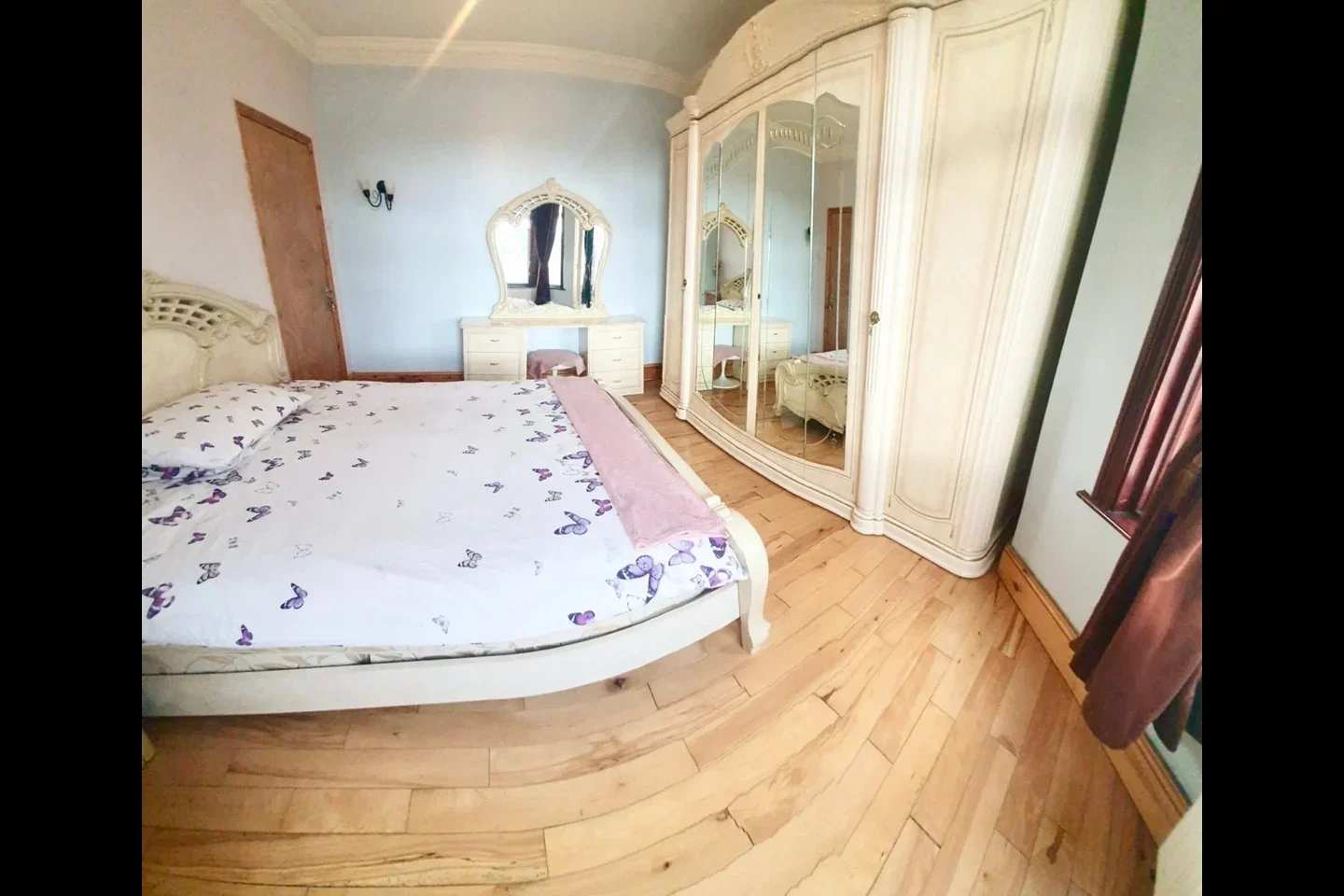 Room Colville Road in Greater London