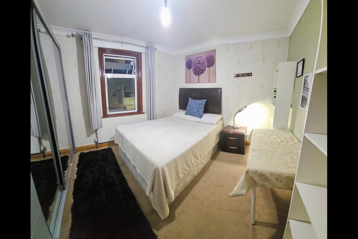 Room Colville Road in Greater London