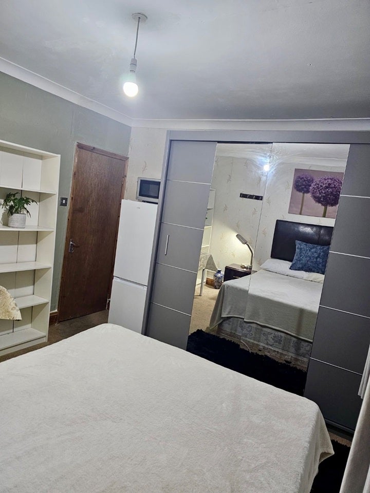 Room Colville Road in Greater London