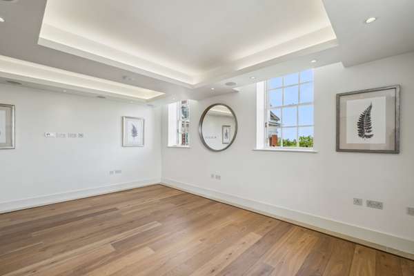 Flat Richmond Hill in Greater London