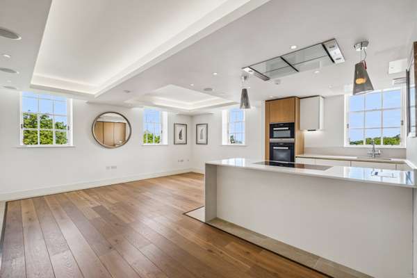 Flat Richmond Hill in Greater London