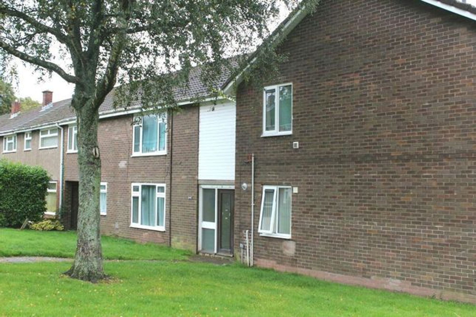 Flat Dinas Path in Cwmbrân