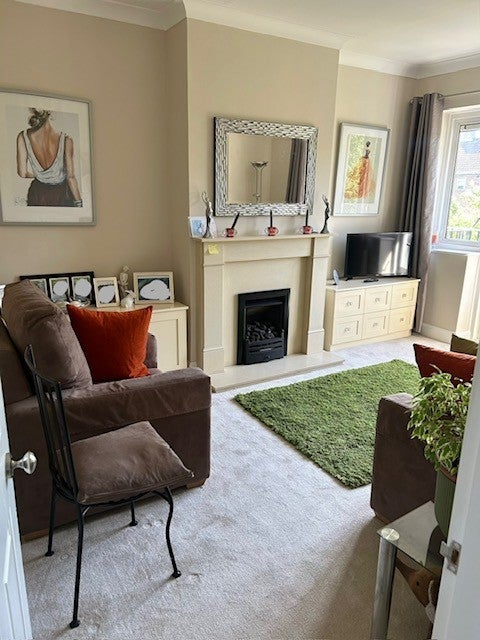 Room Huntingfield Road in Greater London