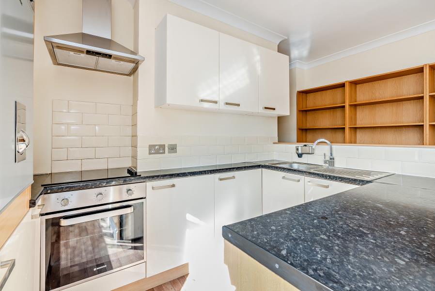 Flat Carew Road in Greater London