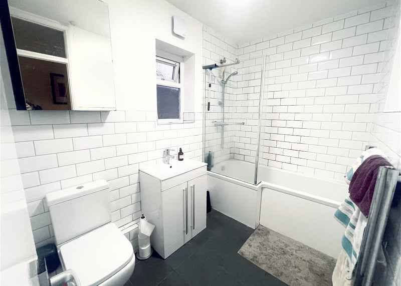 Room Alloa Road in Greater London