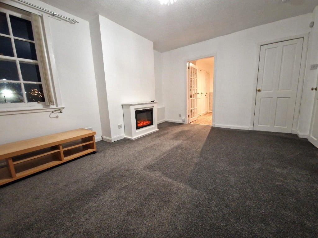 Flat Dunbar Road in Haddington