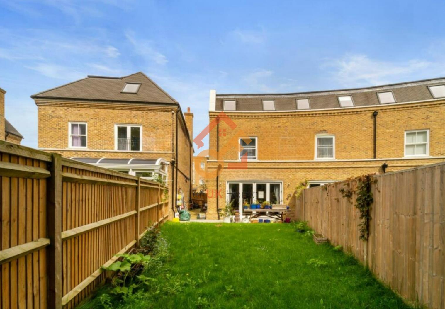 House Barrons Chase in Greater London