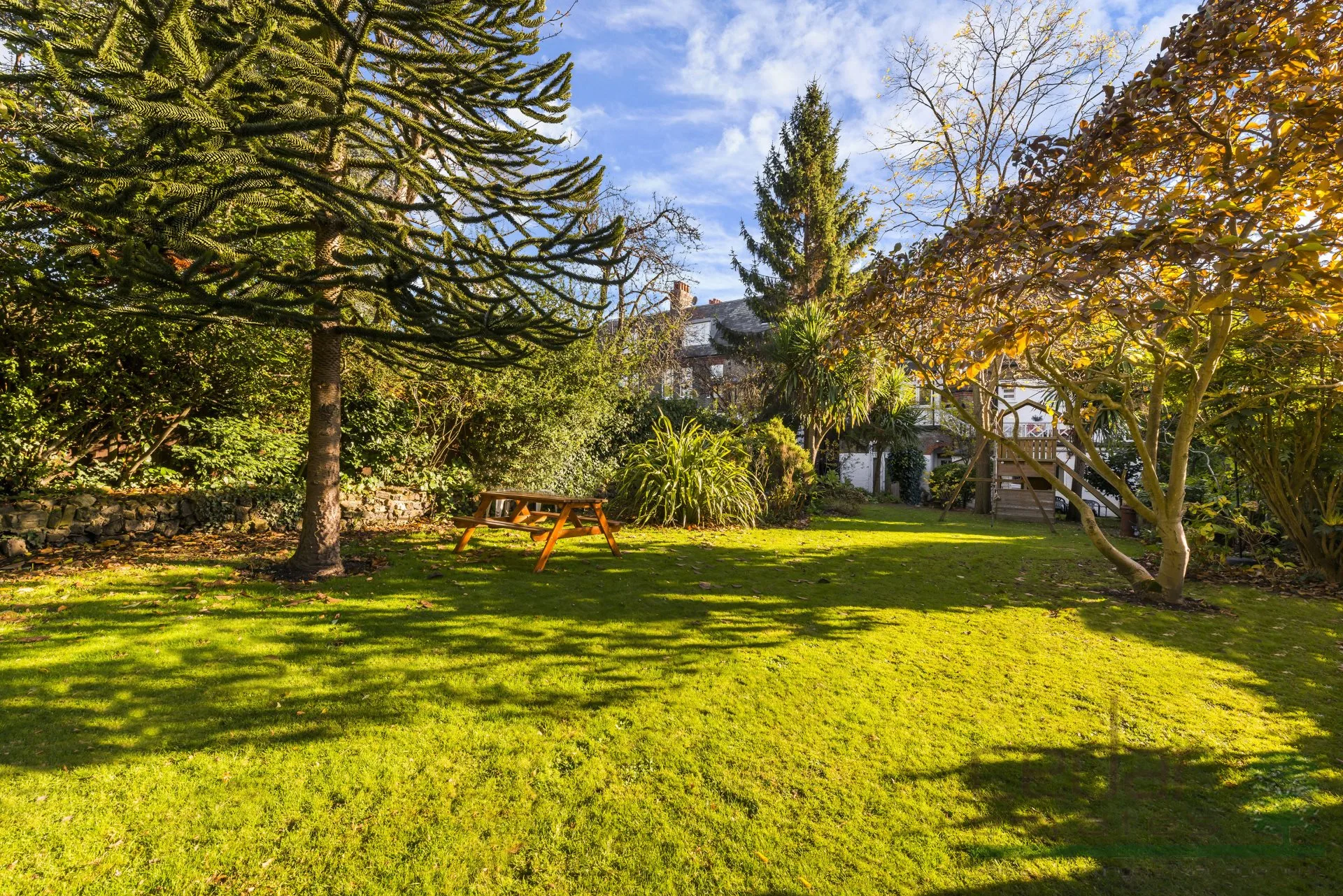 Flat Parsifal Road in Greater London