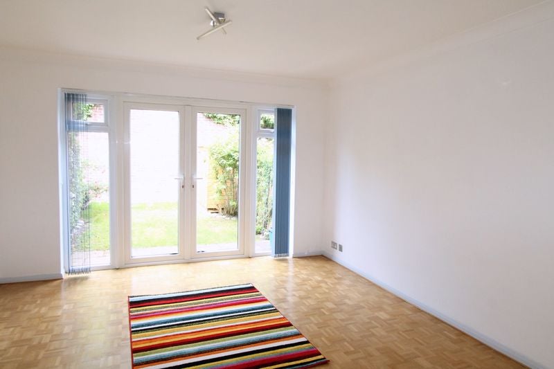 Flat Evesham Close in Greater London
