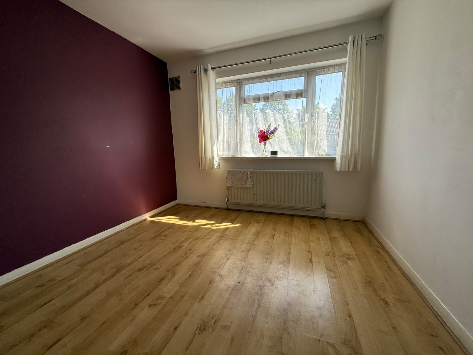 Flat Rostrevor Gardens in Greater London