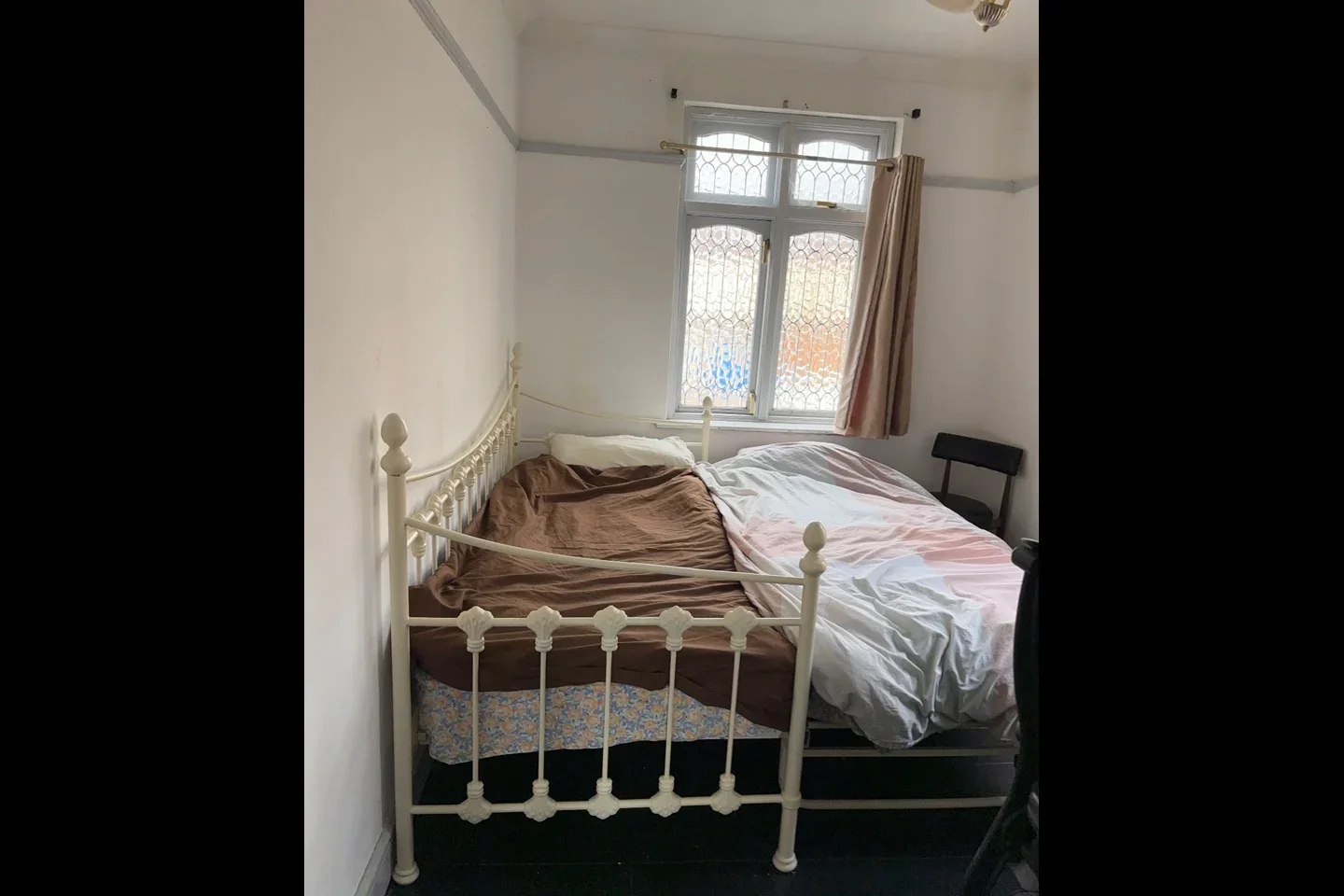 Room Callander Road in Greater London