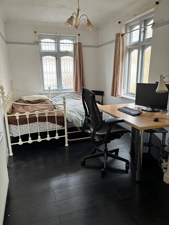 Room Callander Road in Greater London
