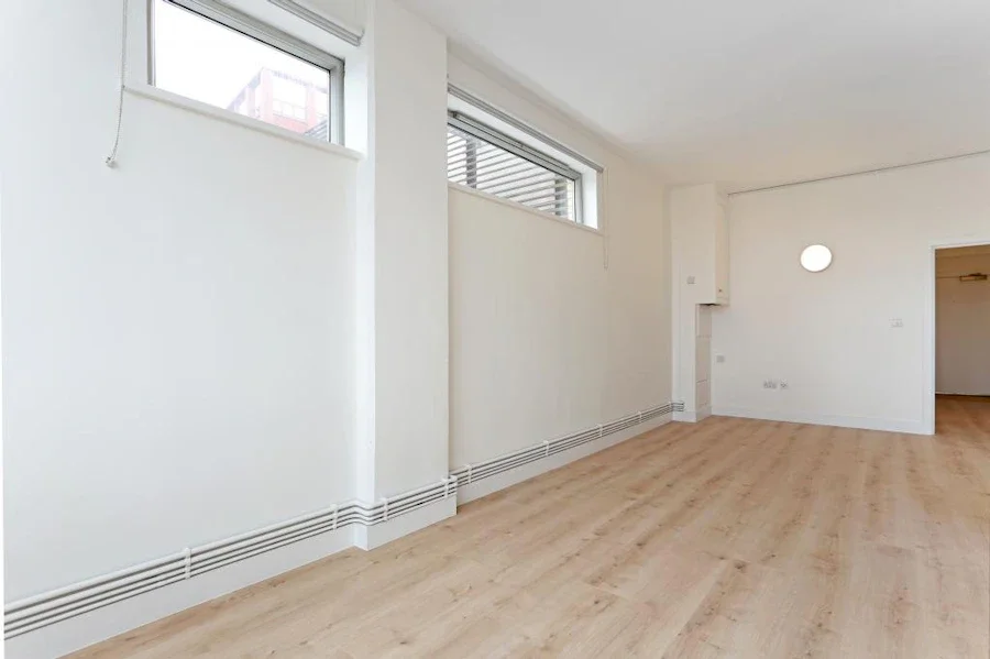 Flat Kingsland Road in Greater London