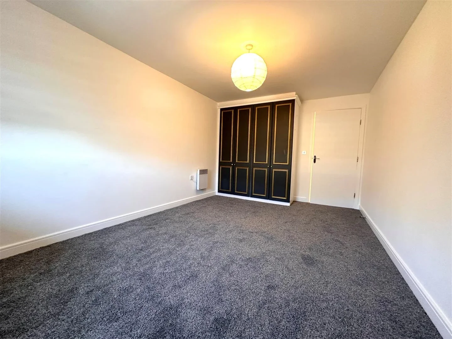 Flat Lockwood Place in Greater London