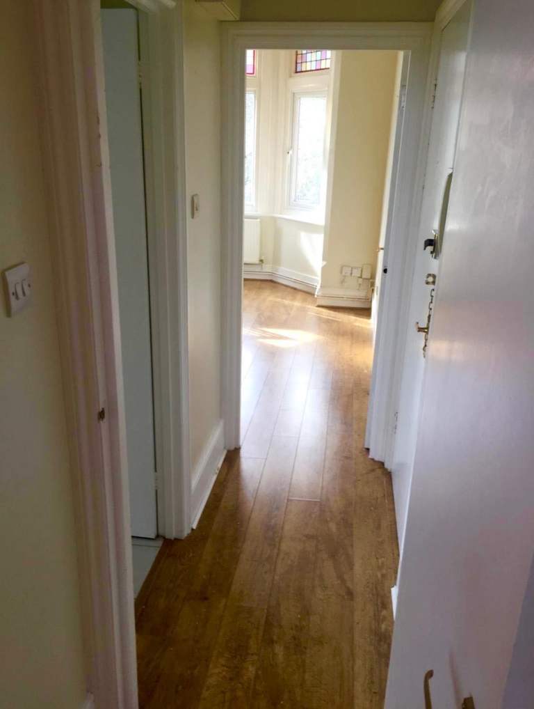 Flat Auckland Road in Greater London