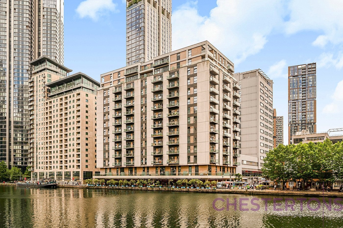 Flat Dockyard Lane in Greater London