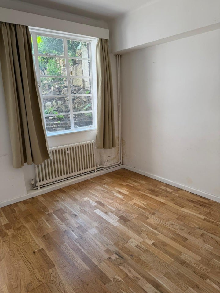 Flat Shepherds Bush Road in Greater London