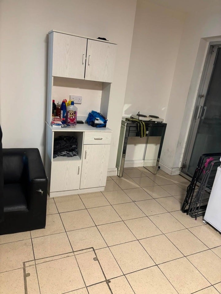 Room Firs Lane in Greater London