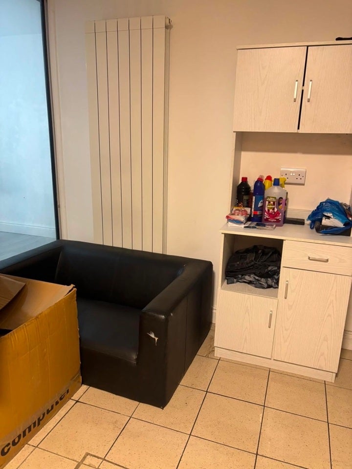Room Firs Lane in Greater London
