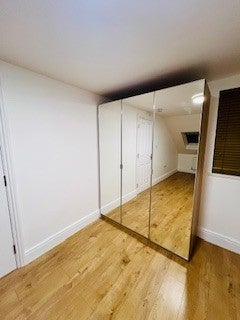 Room Grosvenor Road in Greater London